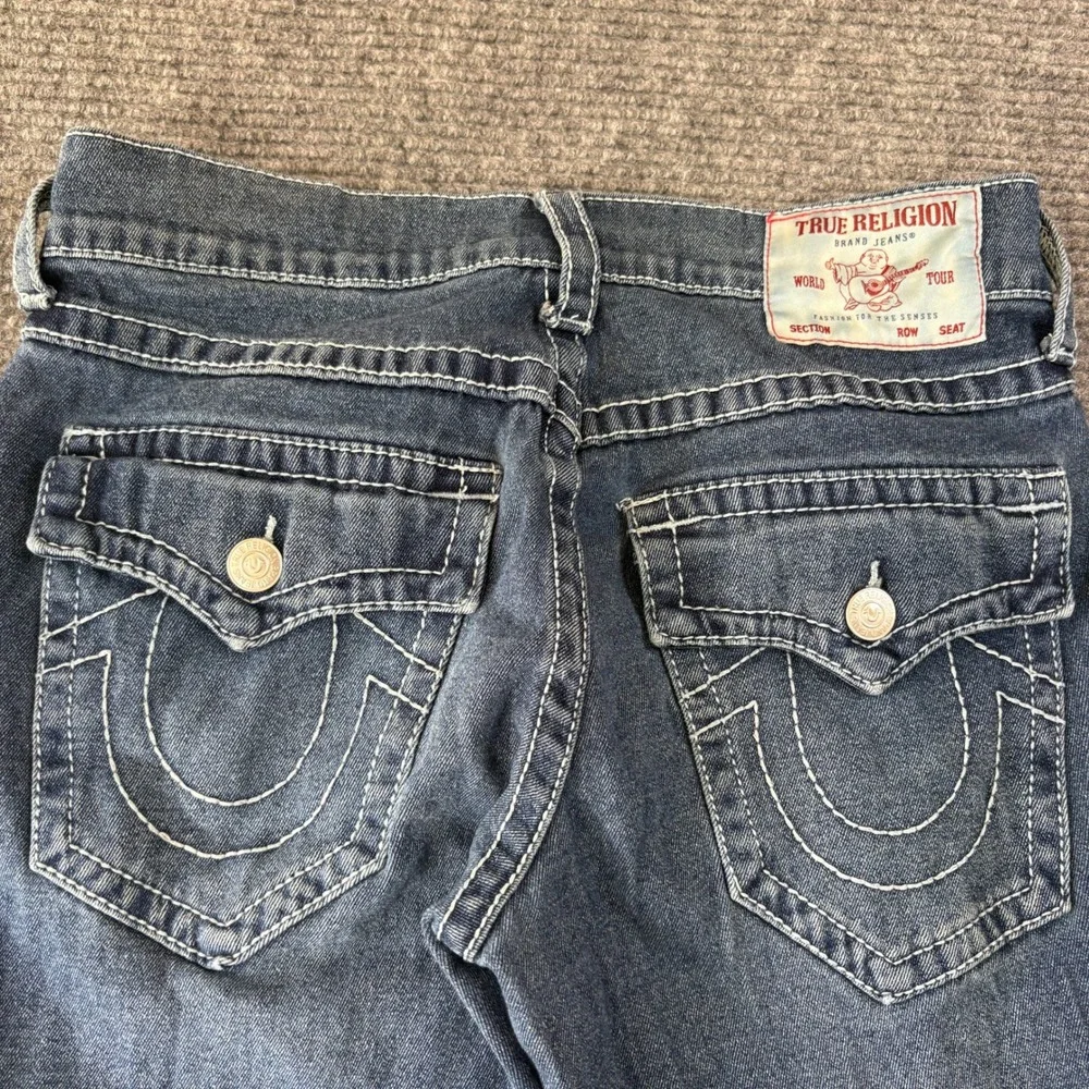 True Religion Ricky Relaxed Straight Jeans Mens 31 Dark Wash White Contrast